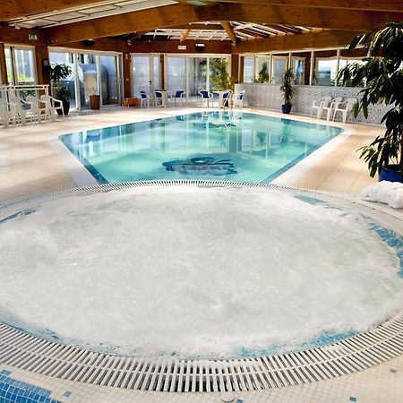 Palace Hotel Serravalle Luaran gambar