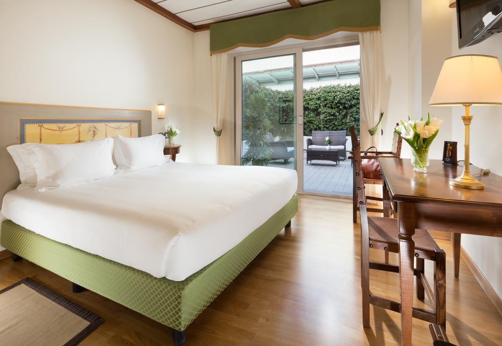 Palace Hotel Serravalle Luaran gambar